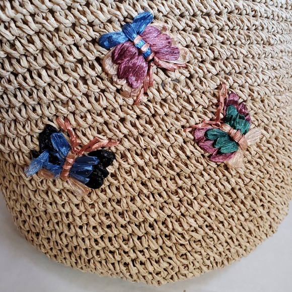 Beautiful 100% Paper Handbag - Picture 2 of 13